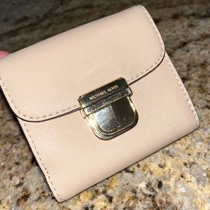 Tan MK wallet